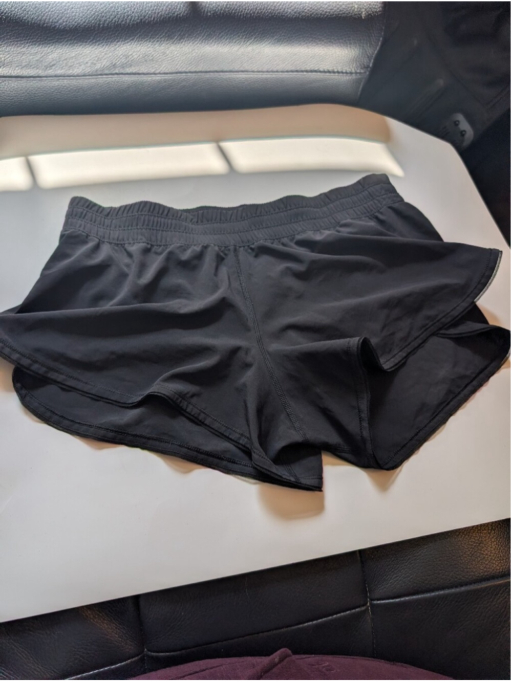 Lululemon Seek The Heat Short II (2.5") size 8 in EUC - Picture 5 of 11